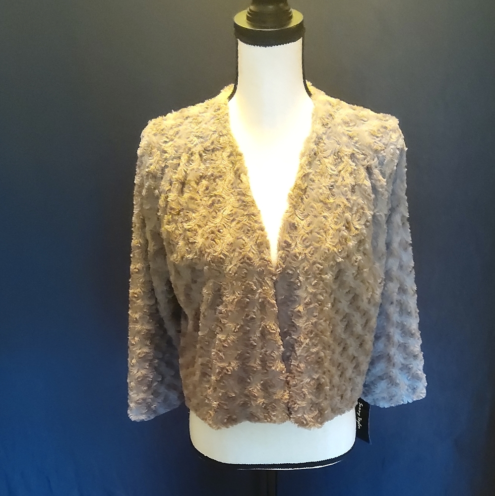 Short faux fur jacket sz L